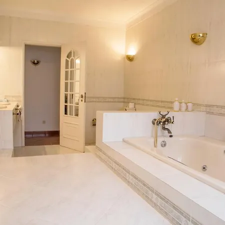 Vila, Piscina,praia, 20 Km Lisboa Сasa de vacaciones *