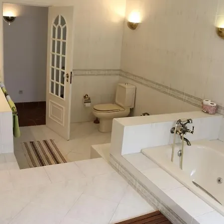Vila, Piscina,praia, 20 Km Lisboa Сasa de vacaciones