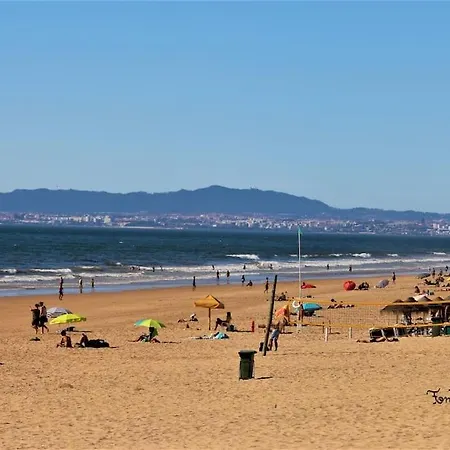 Vila, Piscina,praia, 20 Km Lisboa Сasa de vacaciones Corroios